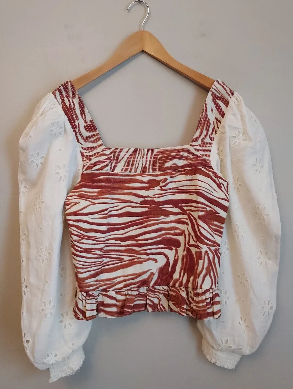 Anthropologie Love The Label Animal Print Long Sleeve Top Size Small